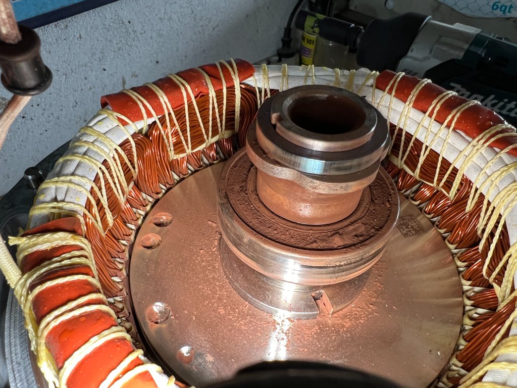 Stator elektromotoru – detail ložiska